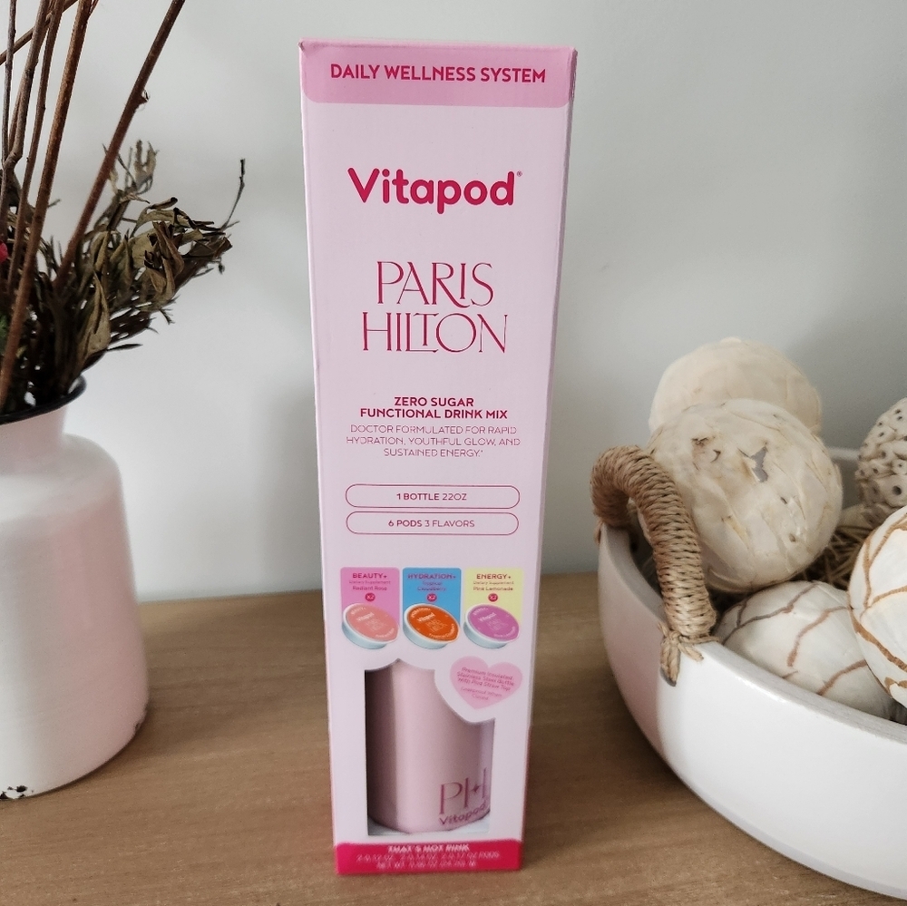 Vitapod Paris Hilton Water Bottle And Drink Mix That's Hot Pink Tumbler